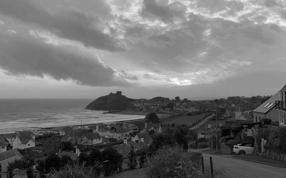 Horizonte em Escala de Cinza