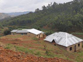 Casas próximo a encostas